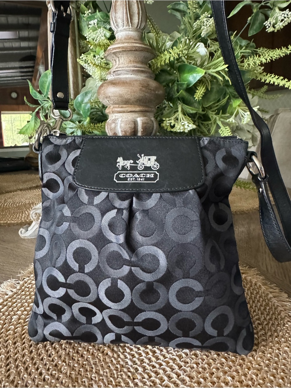 Coach Poppy Signature Circle Jacquard Crossbody Bag in EUC